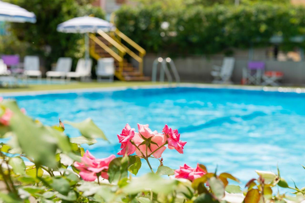 Hotel Caesar Cesenatico Luaran gambar