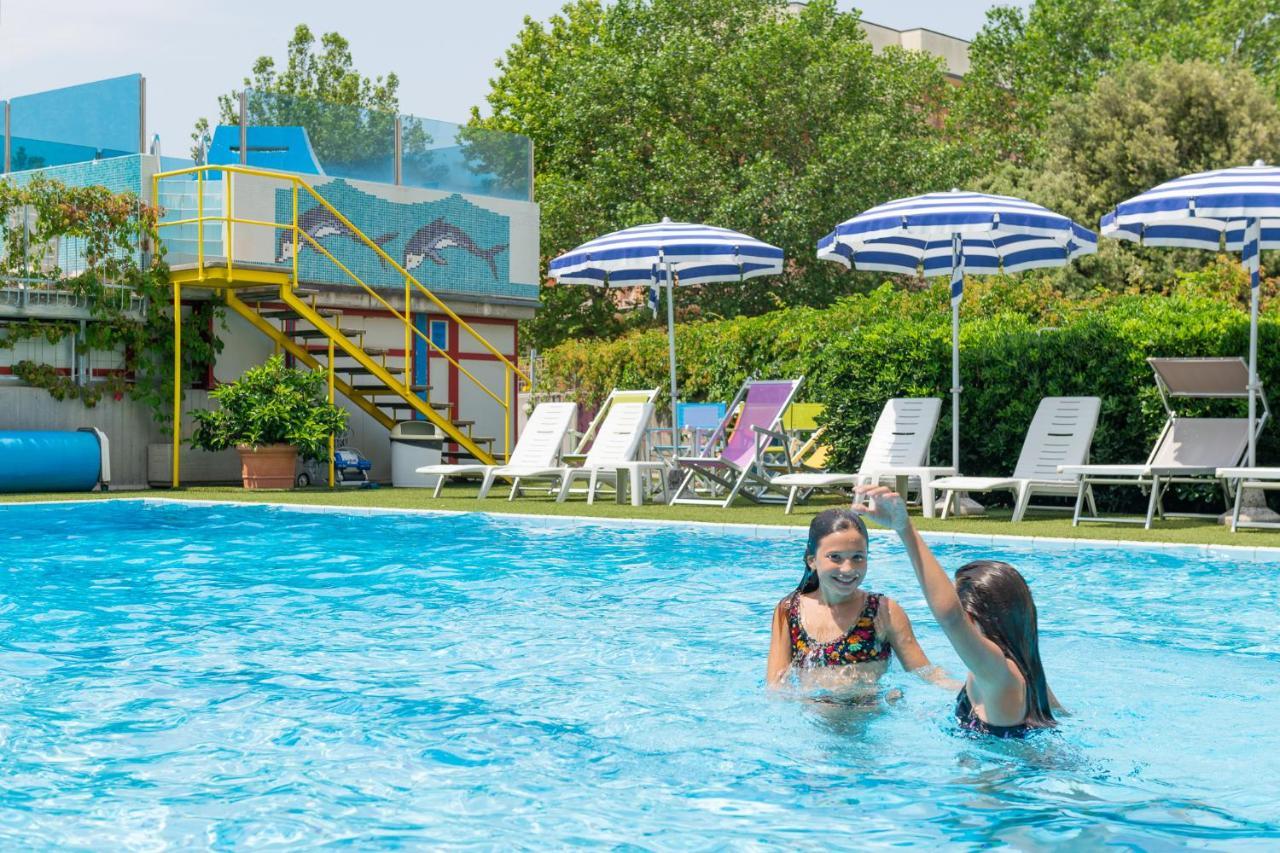 Hotel Caesar Cesenatico Luaran gambar