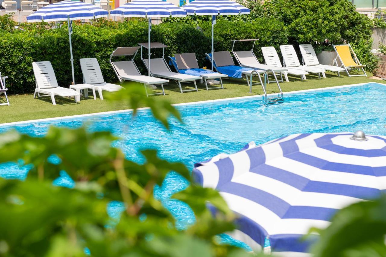 Hotel Caesar Cesenatico Luaran gambar