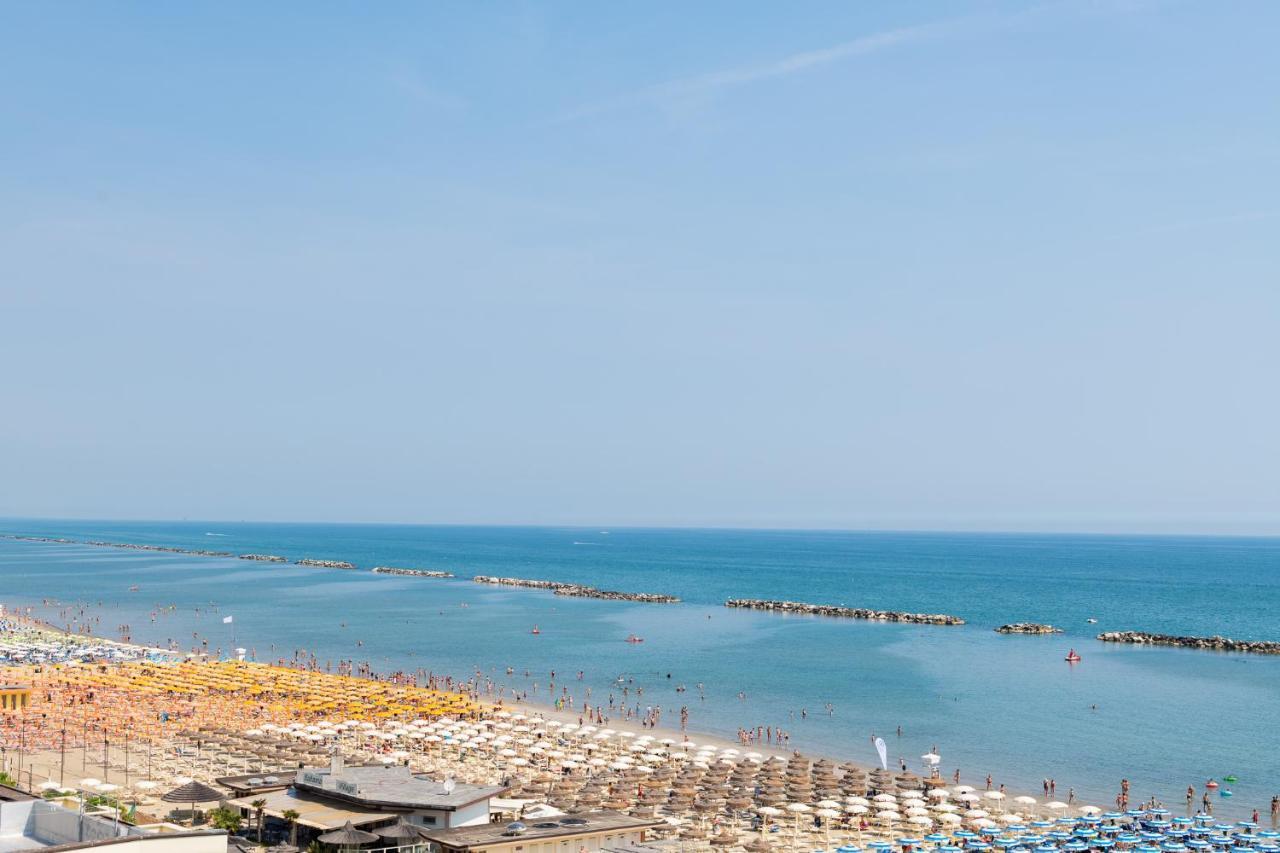 Hotel Caesar Cesenatico Luaran gambar